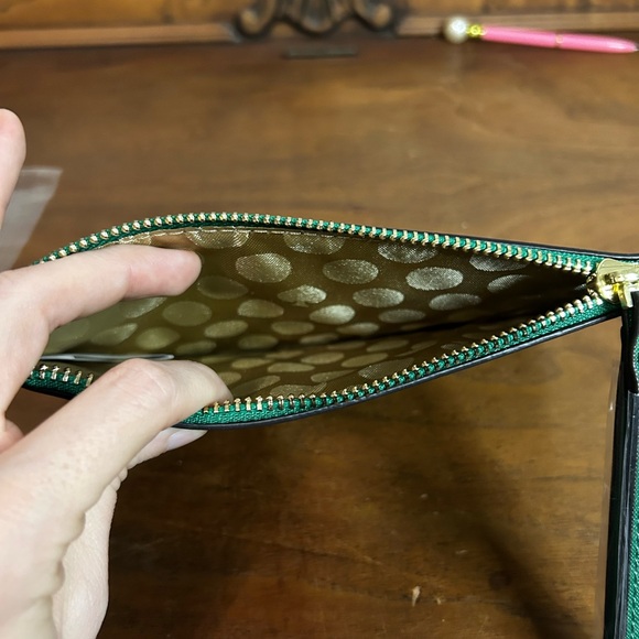 NWT Kate Spade Green Leather Wristlet